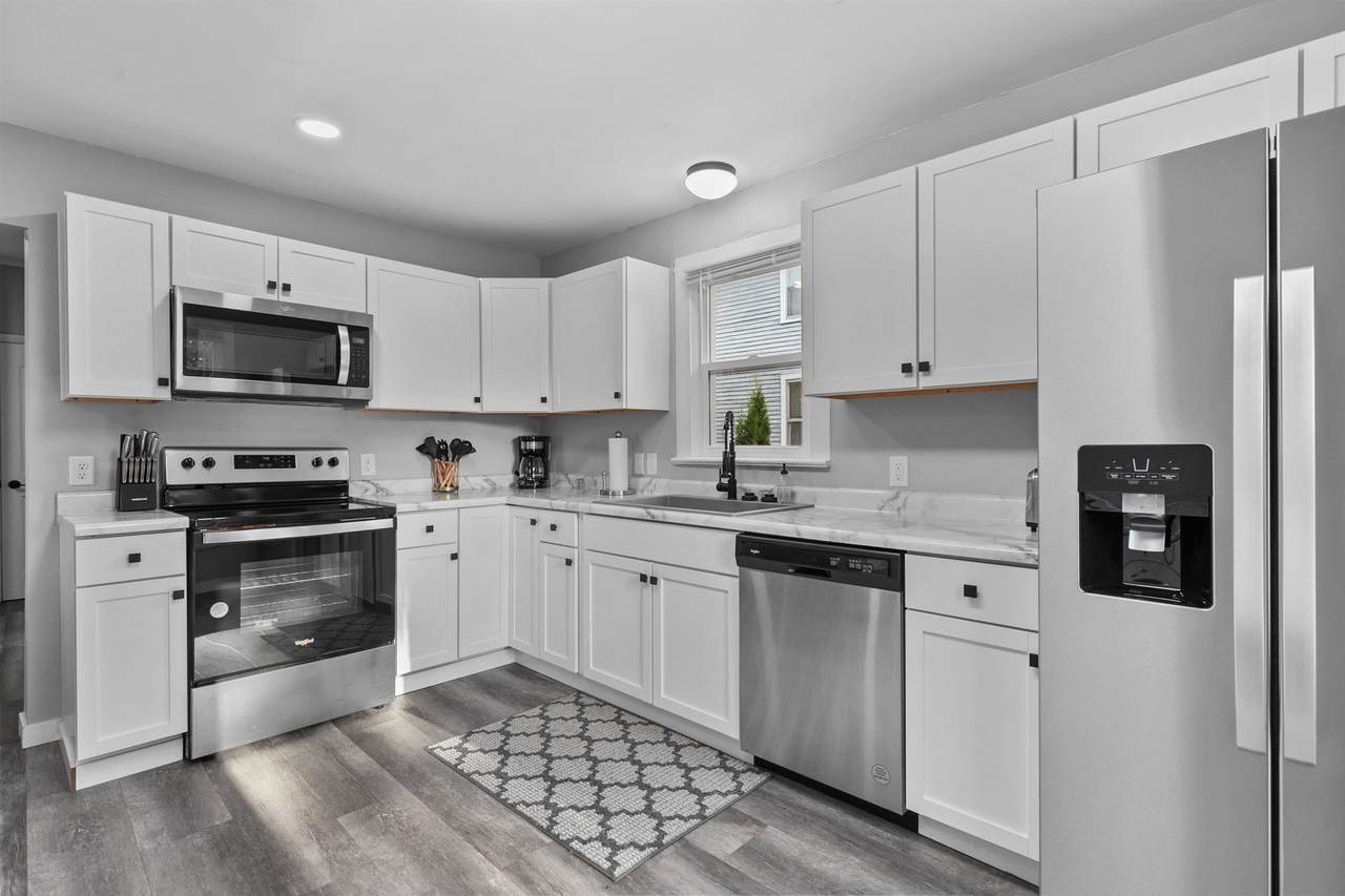 564 Bowen Street - Photo 1