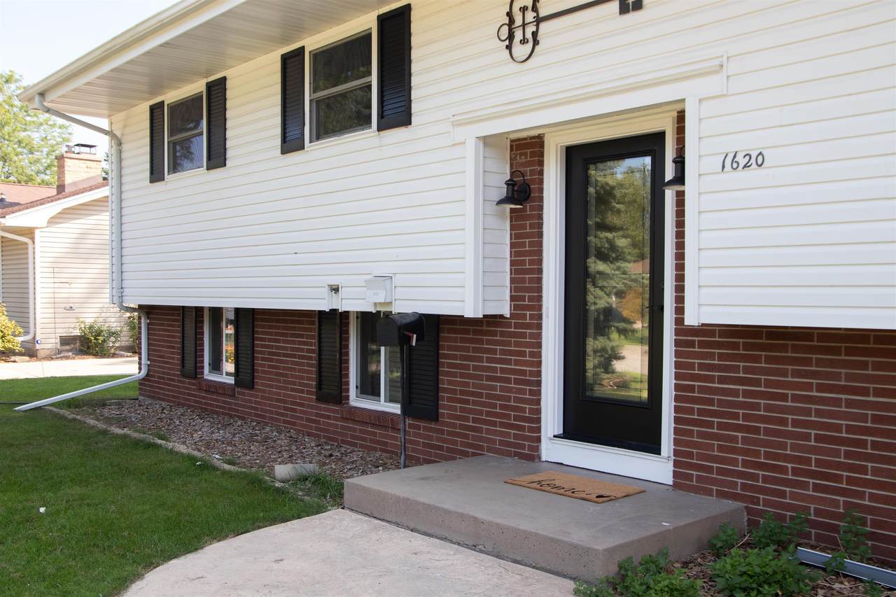 1620 Seminole Road - Photo 1