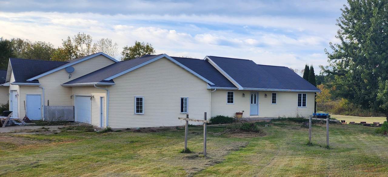 W8508 School Road - Photo 1