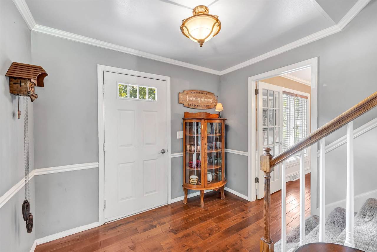 580 Roselawn Boulevard - Photo 1