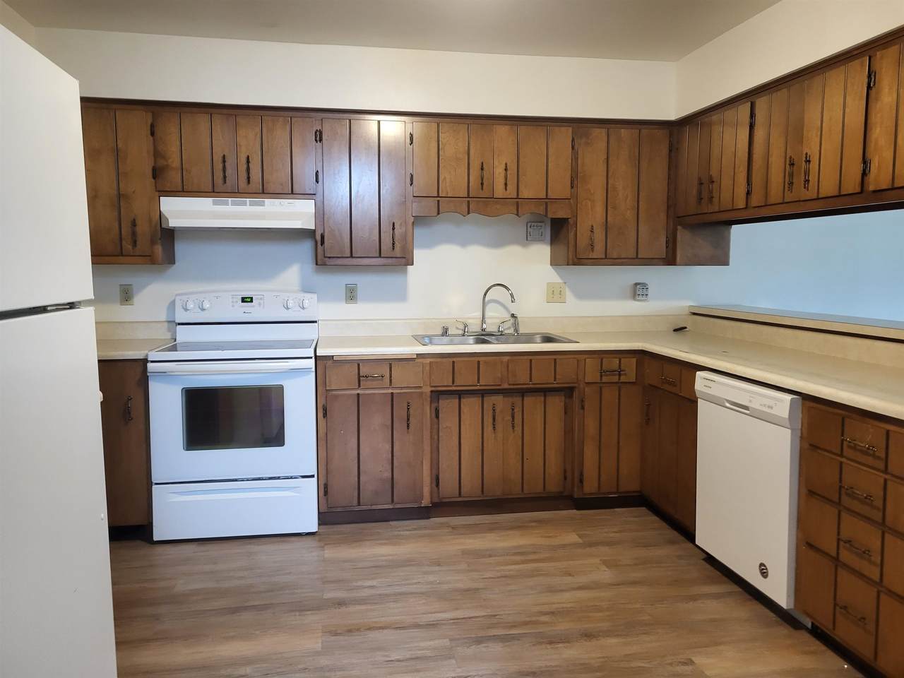 1015 Babcock Street - Photo 1