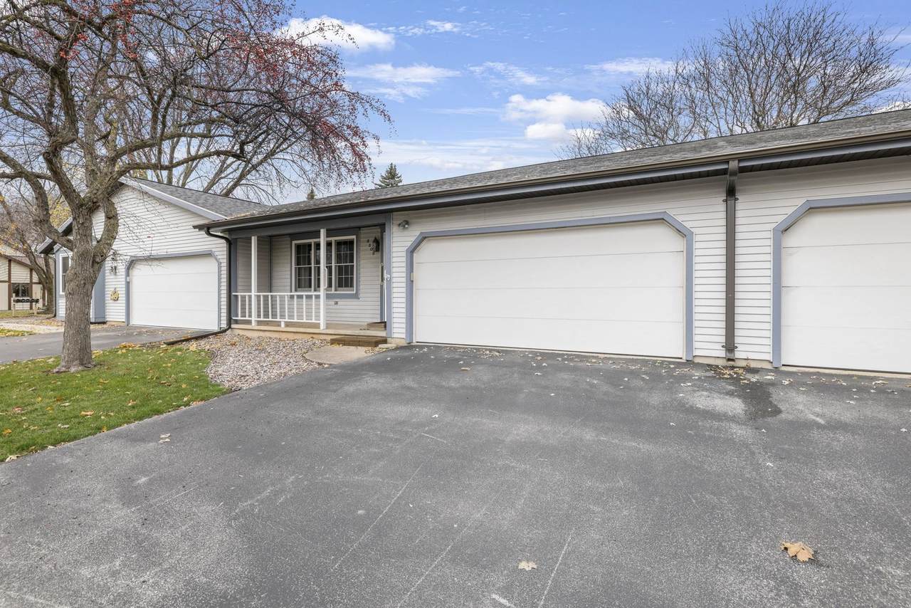 630 Stonehedge Lane - Photo 1