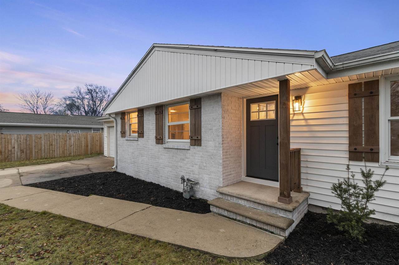 430 Memory Court - Photo 1