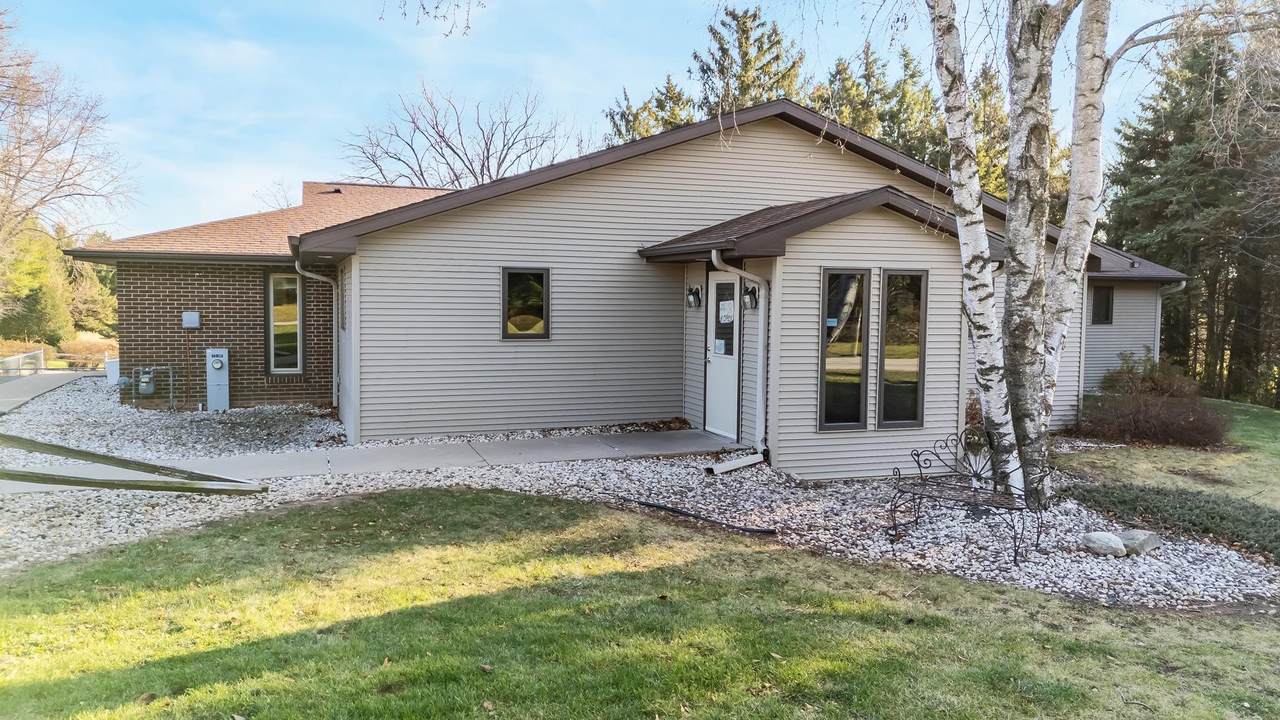 645 Hawthorne Drive - Photo 1
