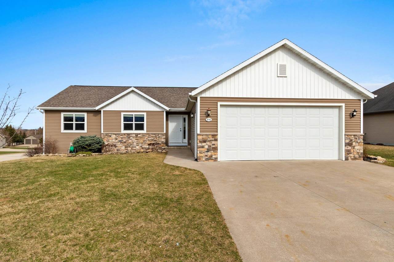 816 Lincoln Street - Photo 1