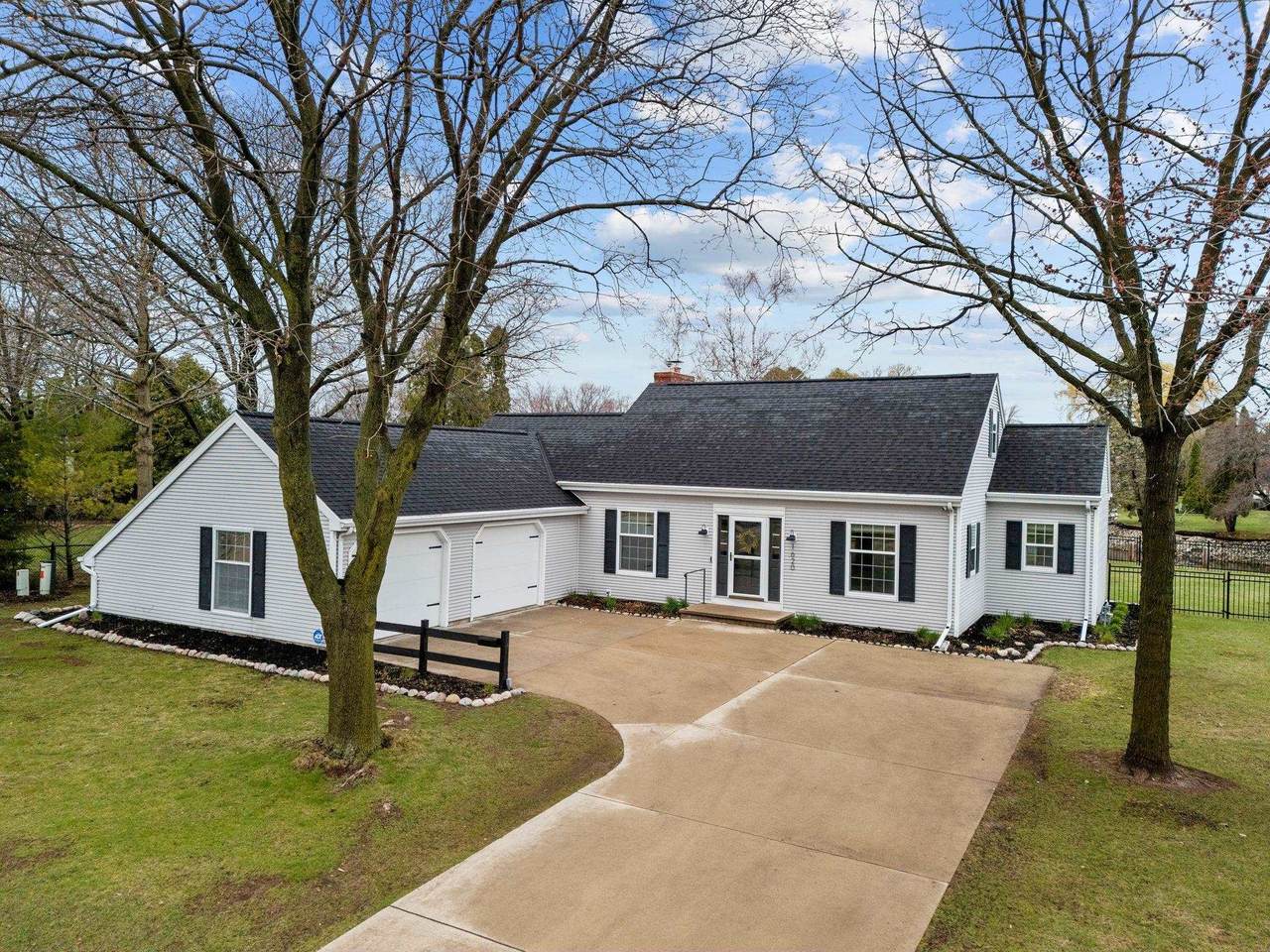 1620 Murdock Avenue - Photo 1