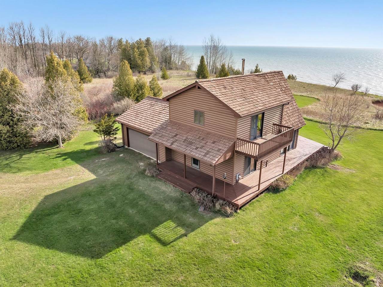 E4905 Lakeshore Road - Photo 1