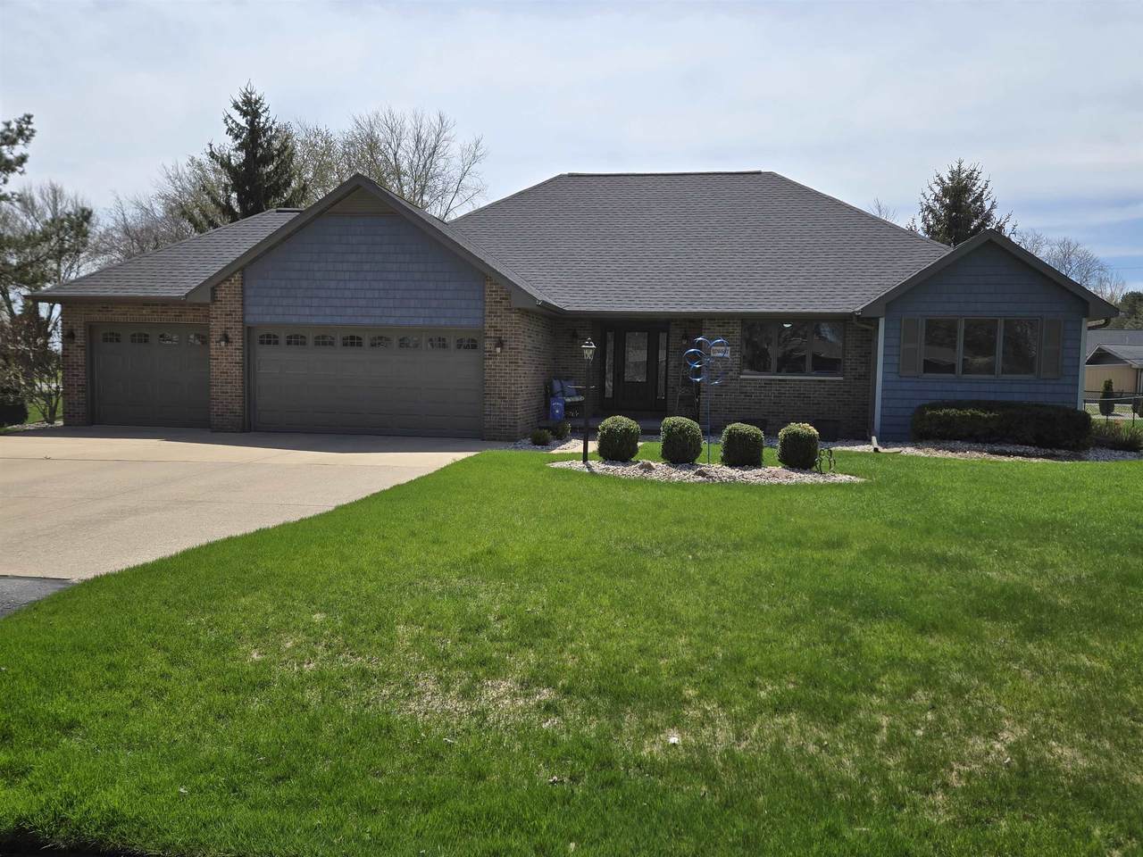 W6517 Greenwood Court - Photo 1