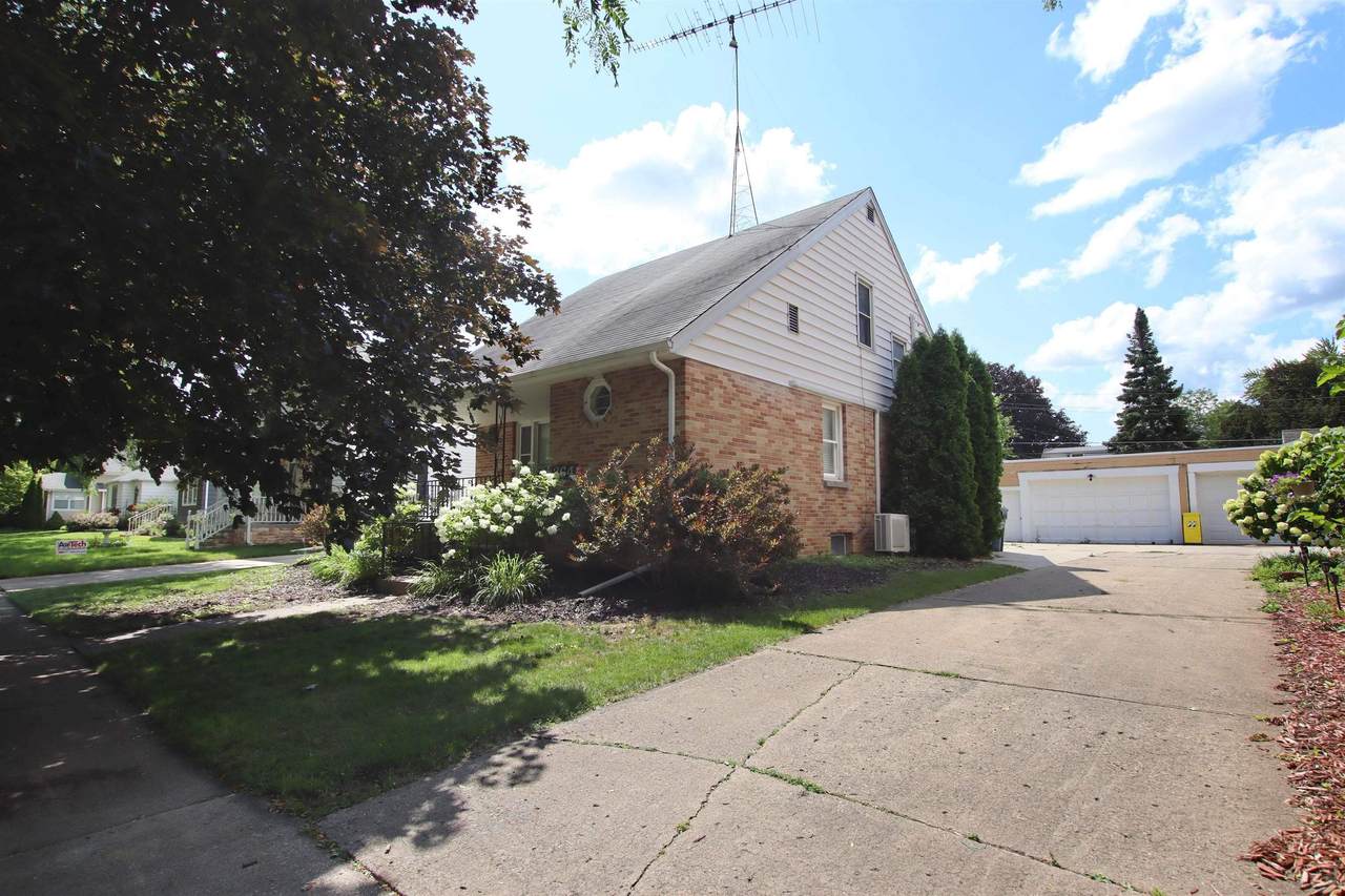 364 9TH Street - Photo 1