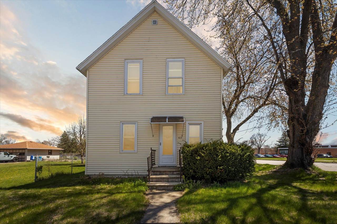 423 Maryhill Drive - Photo 1
