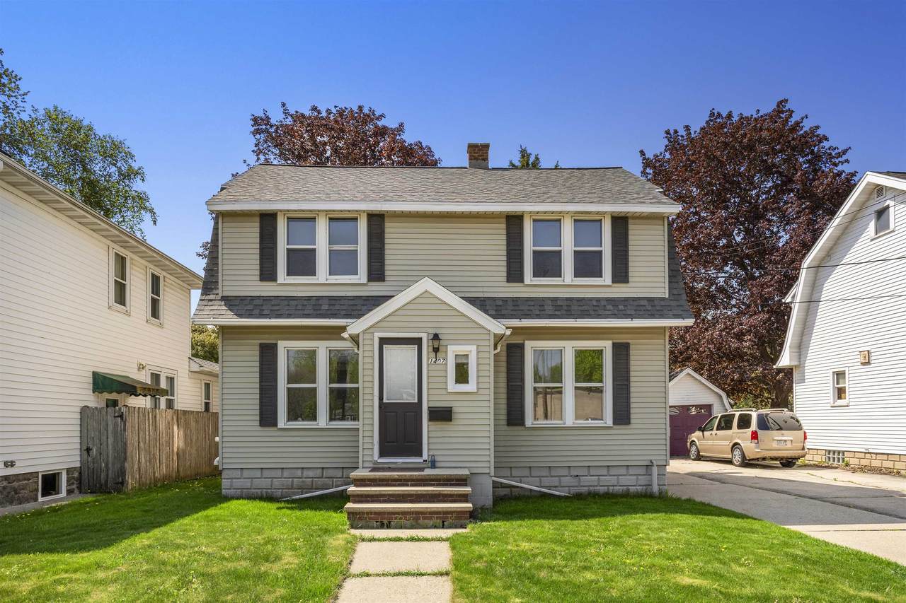 1407 College Avenue - Photo 1