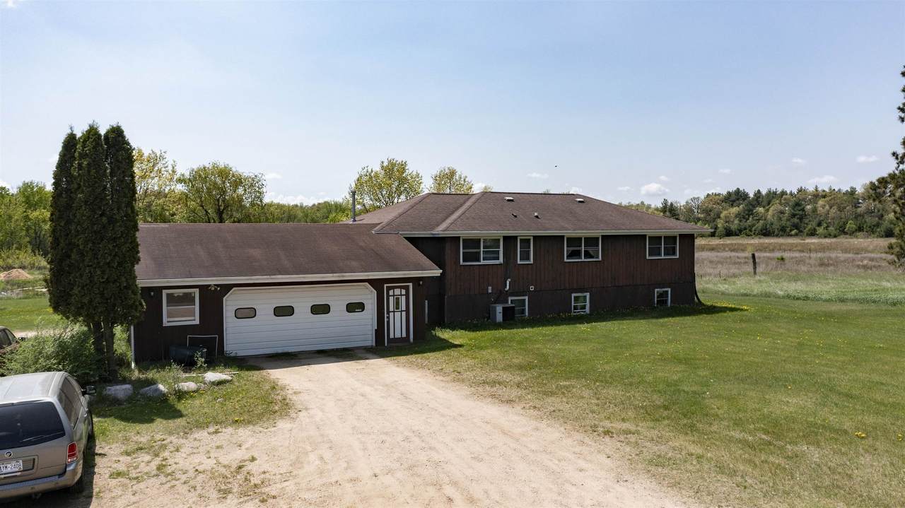 E4347 East Gate Drive - Photo 1