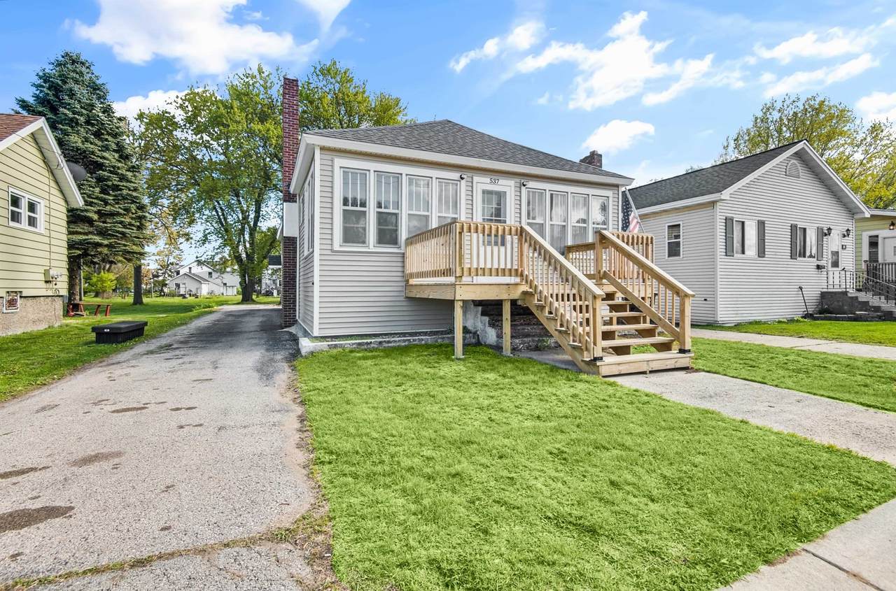 537 6TH Avenue - Photo 1