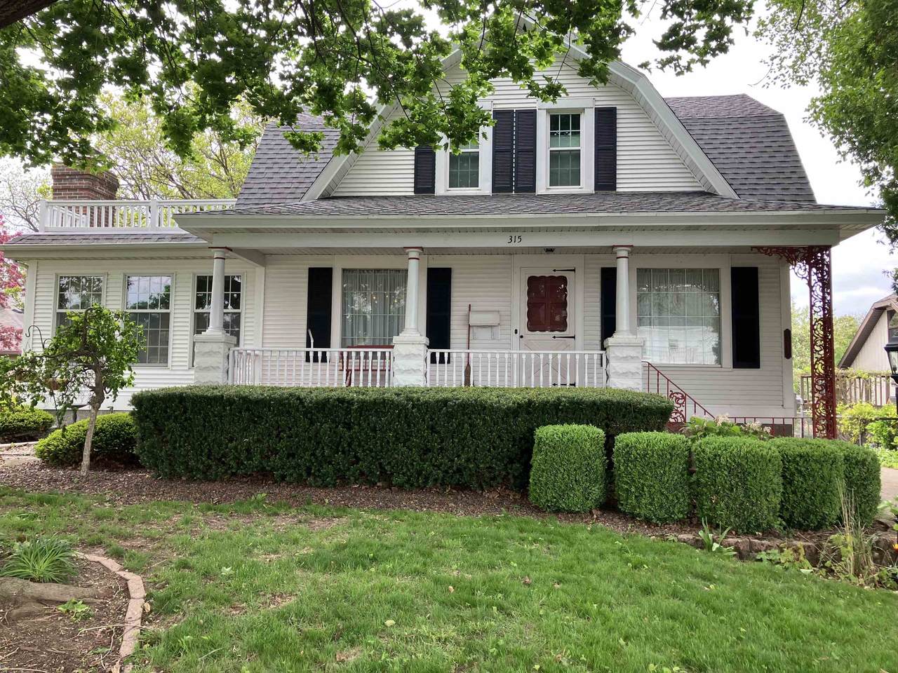 315 Lampert Street - Photo 1