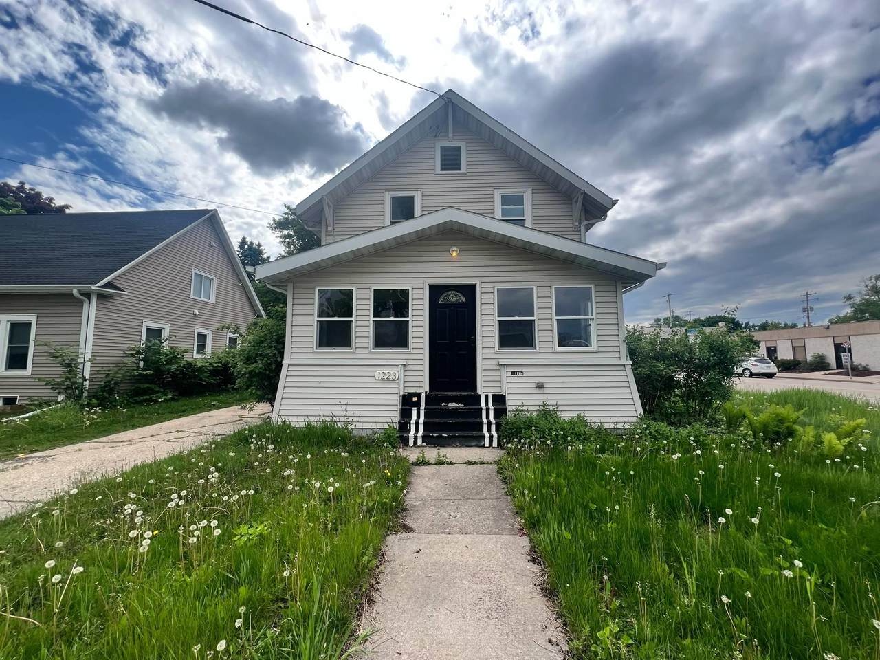 1223 Harriman Street - Photo 1