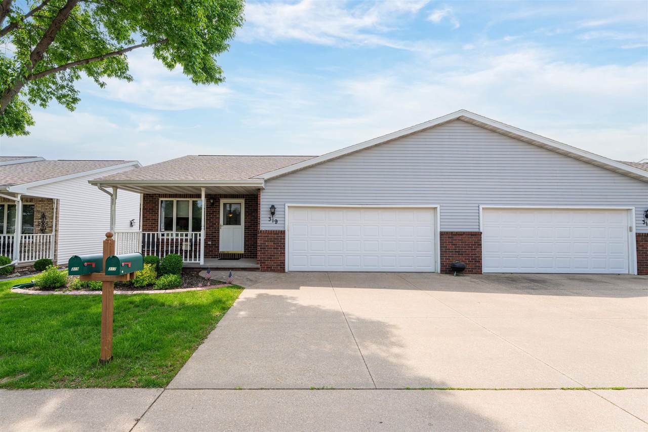 319 Parkview Lane - Photo 1
