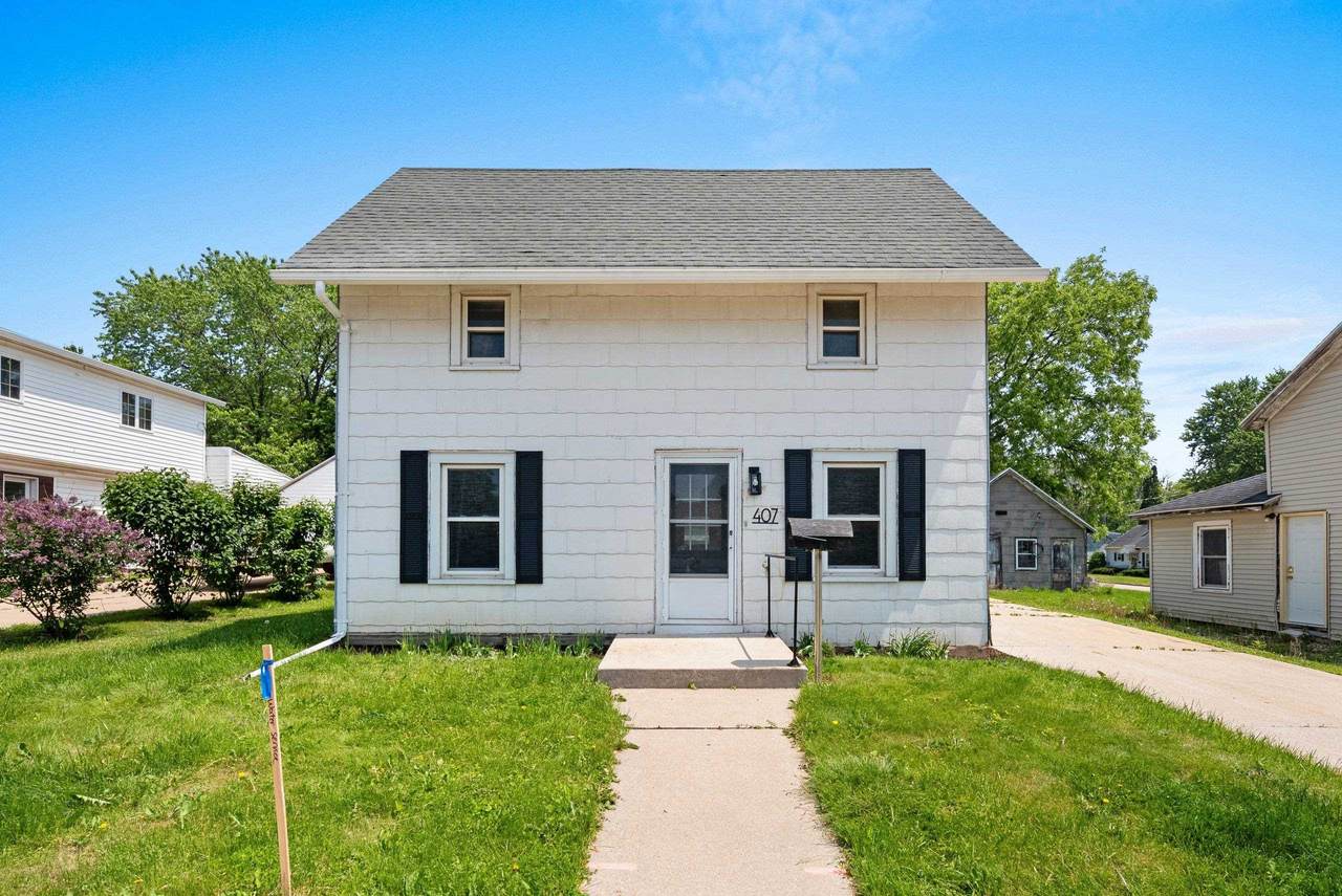 407 Hamburg Street - Photo 1