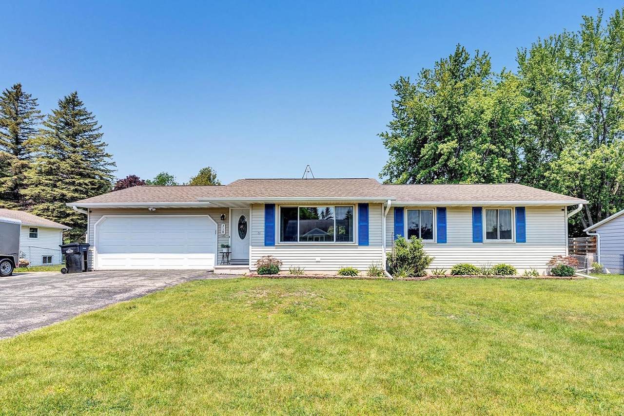 718 Fathom Place - Photo 1