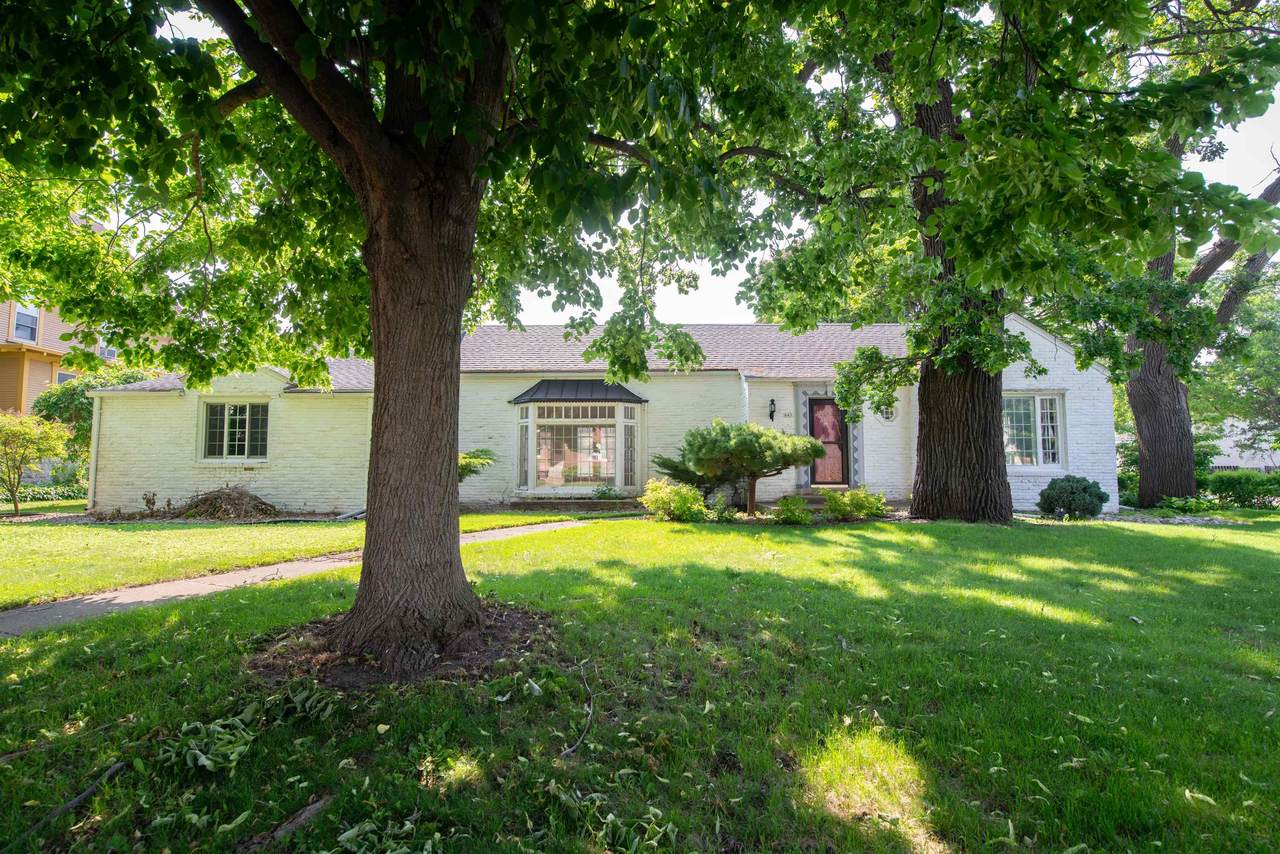 645 Wisconsin Street - Photo 1