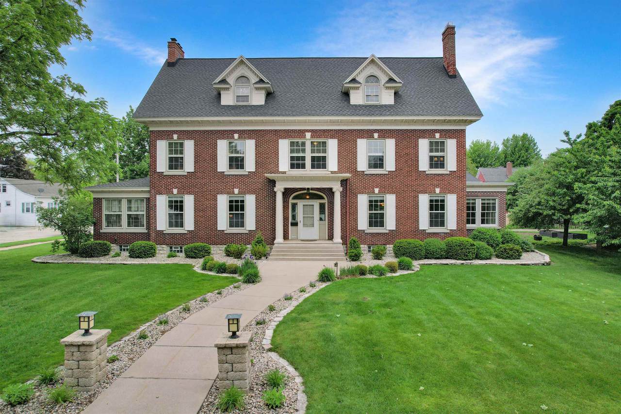 1505 1ST Street - Photo 1