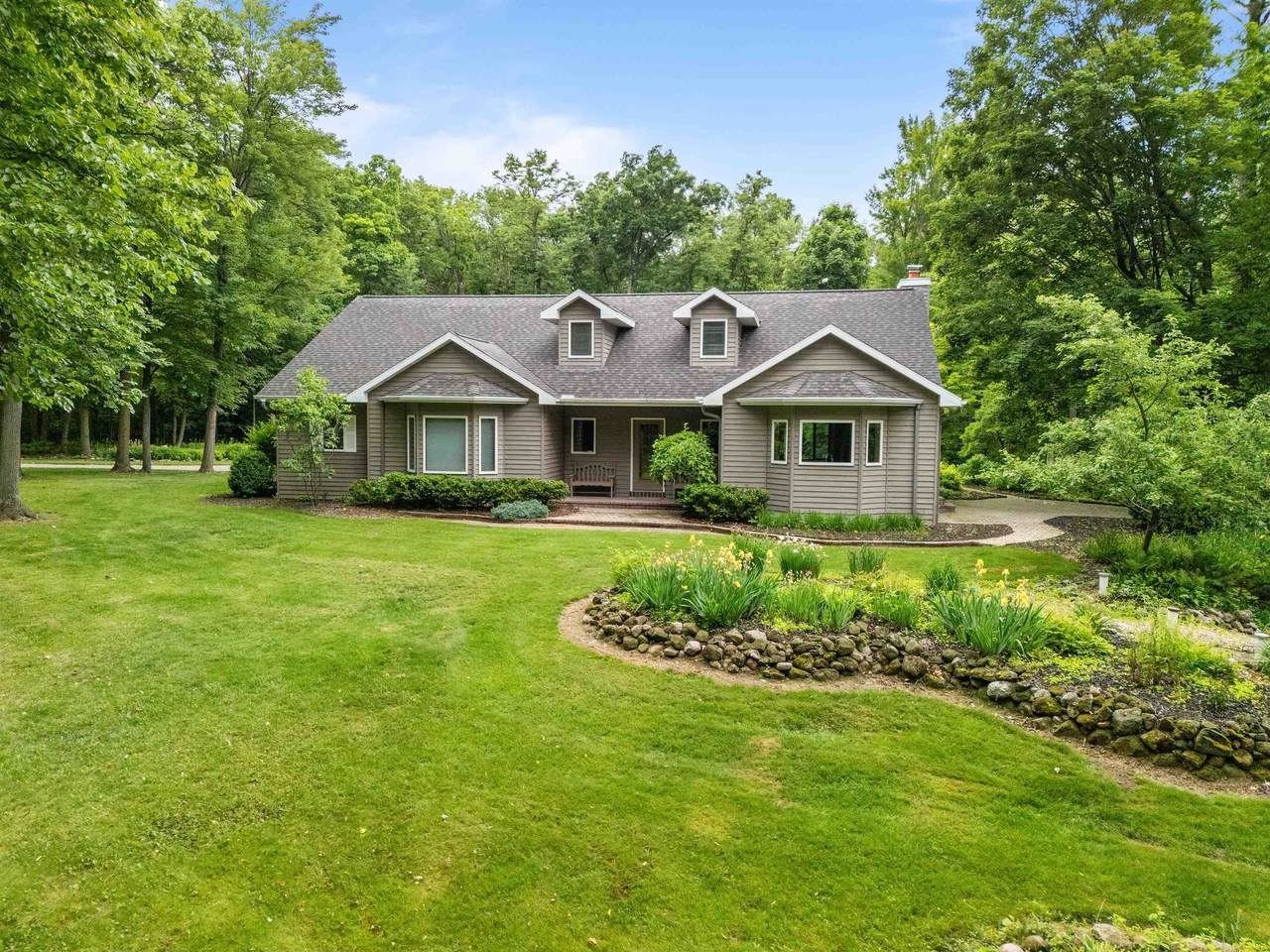 N2124 Fox Ridge Lane - Photo 1