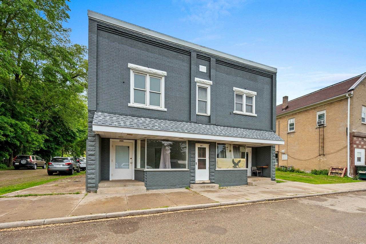 204 Railroad Avenue - Photo 1