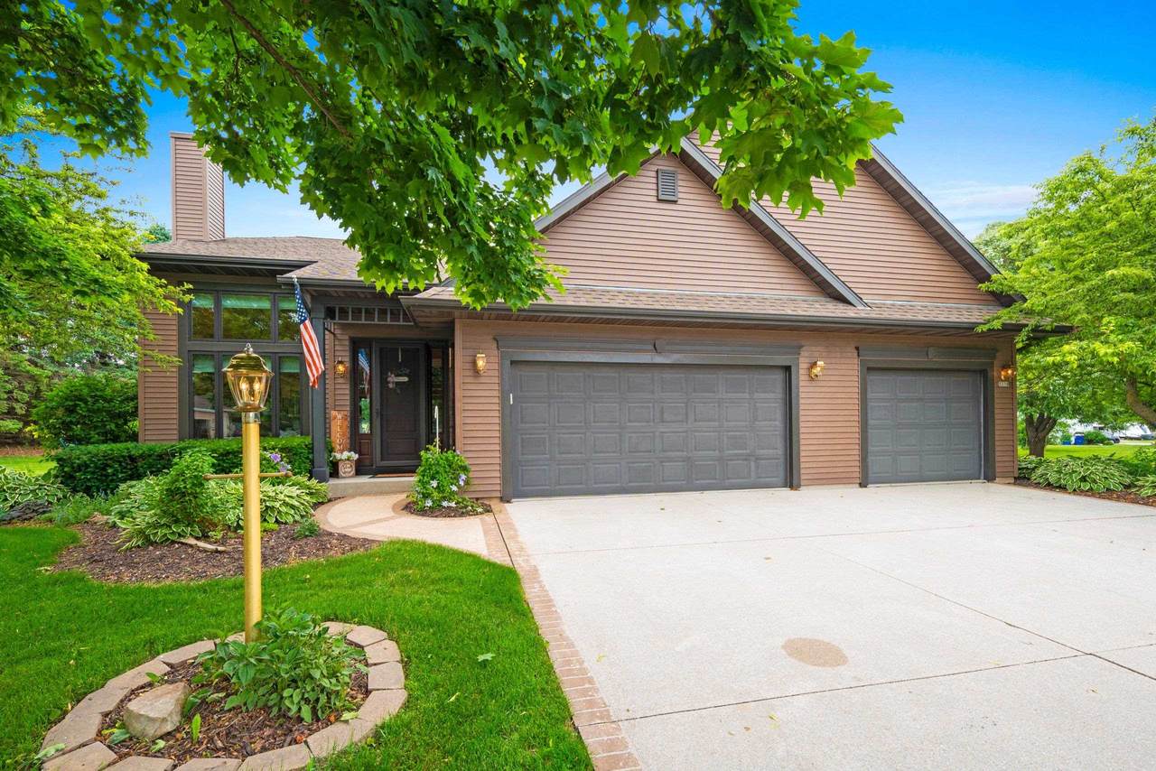 5330 Deer Trail Lane - Photo 1