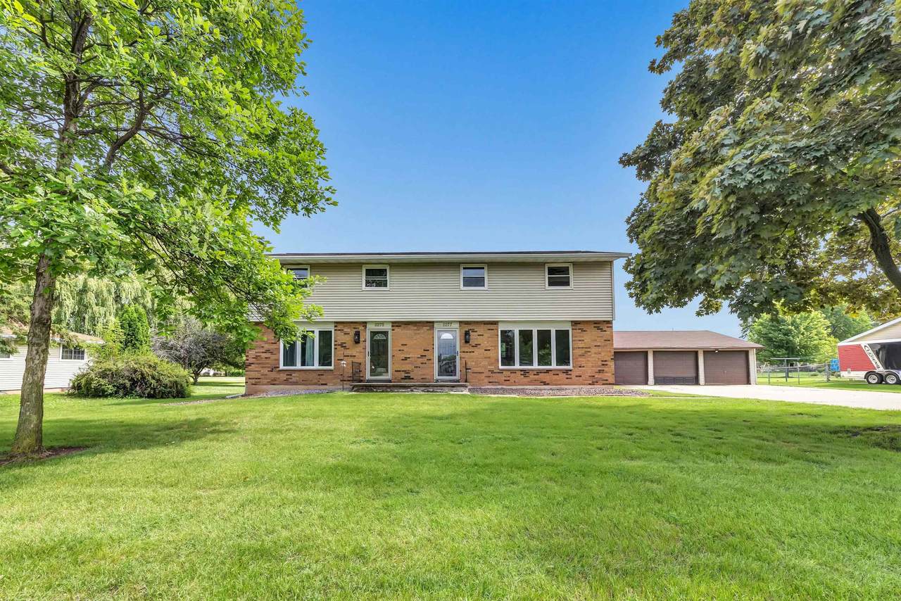 2275 Allouez Avenue - Photo 1