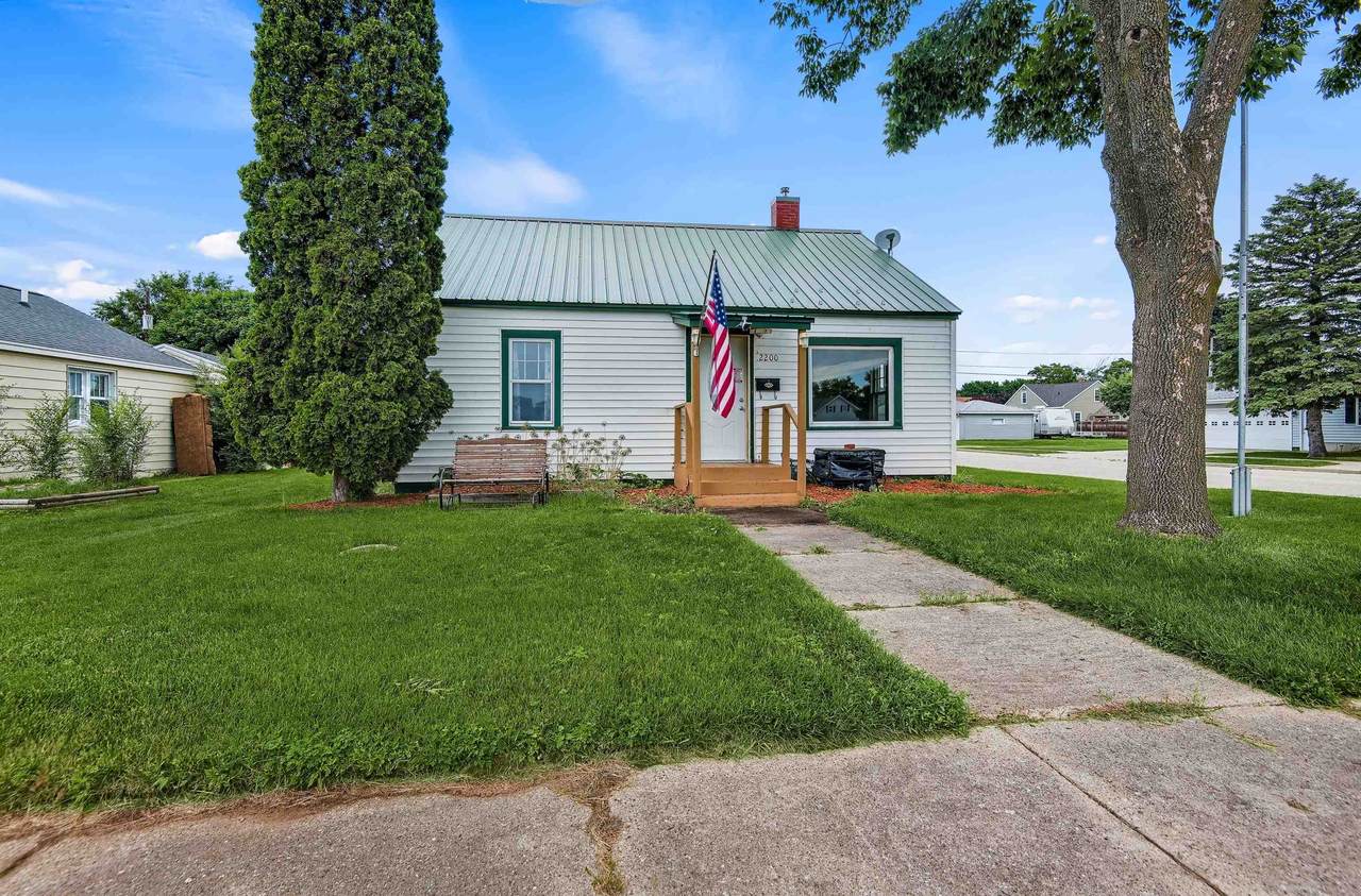 2200 15TH Avenue - Photo 1