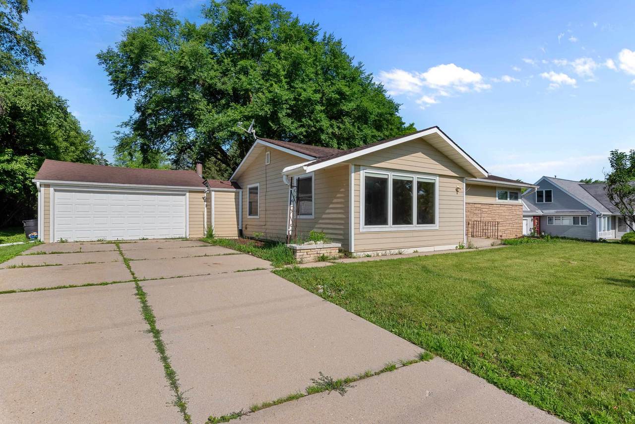 2965 124TH Street - Photo 1