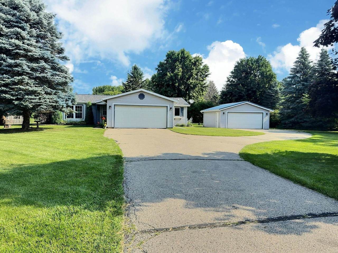 W732 Oak Drive - Photo 1