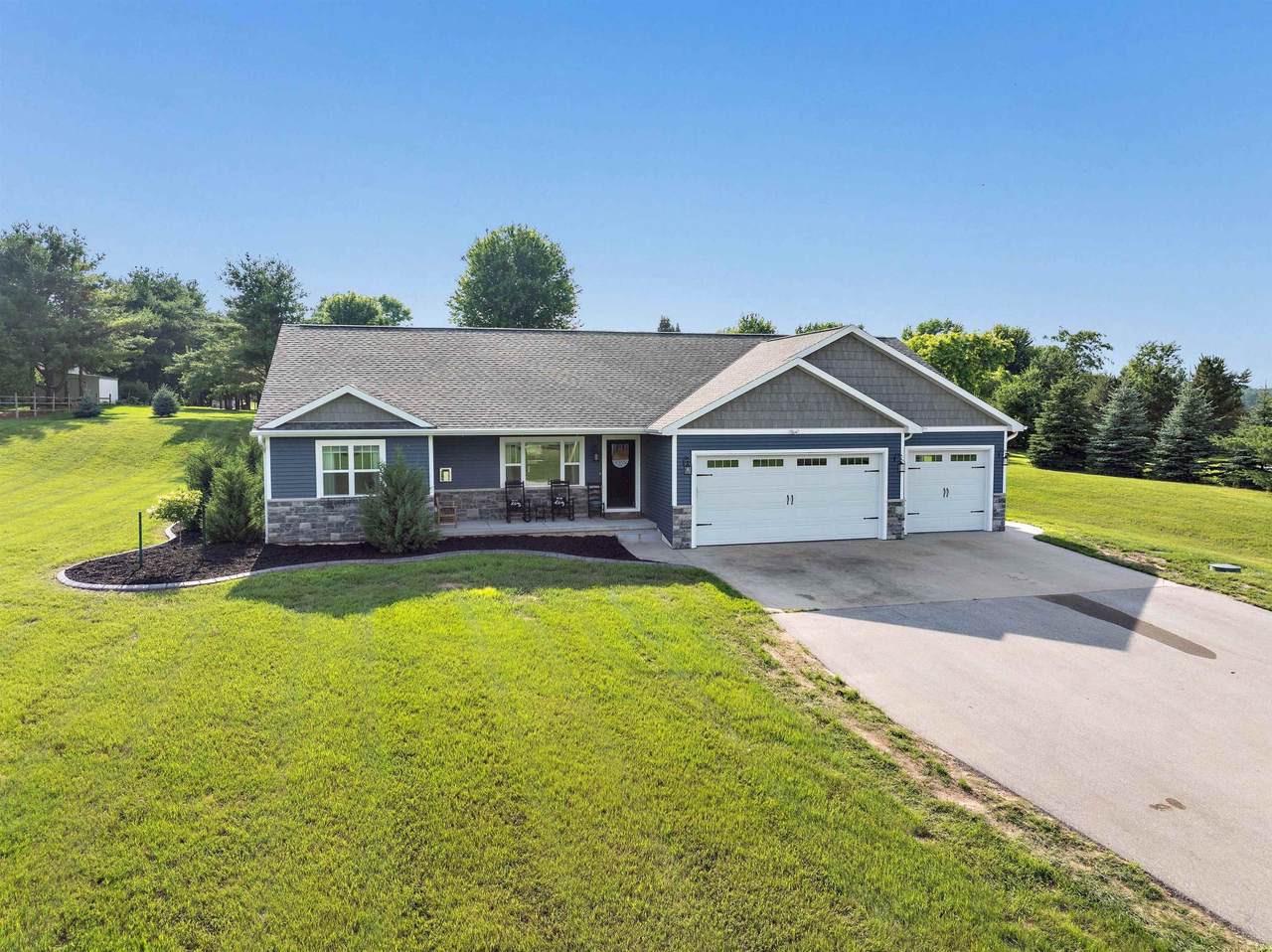 969 Hilbert Road - Photo 1