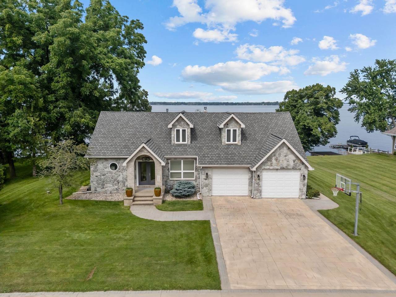 3896 Highland Shore Lane - Photo 1