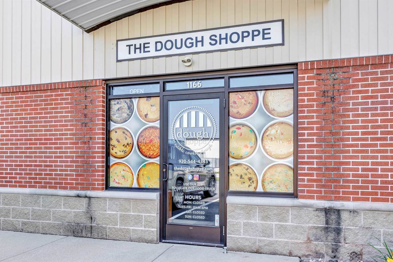 1166 Ashwaubenon Street - Photo 1