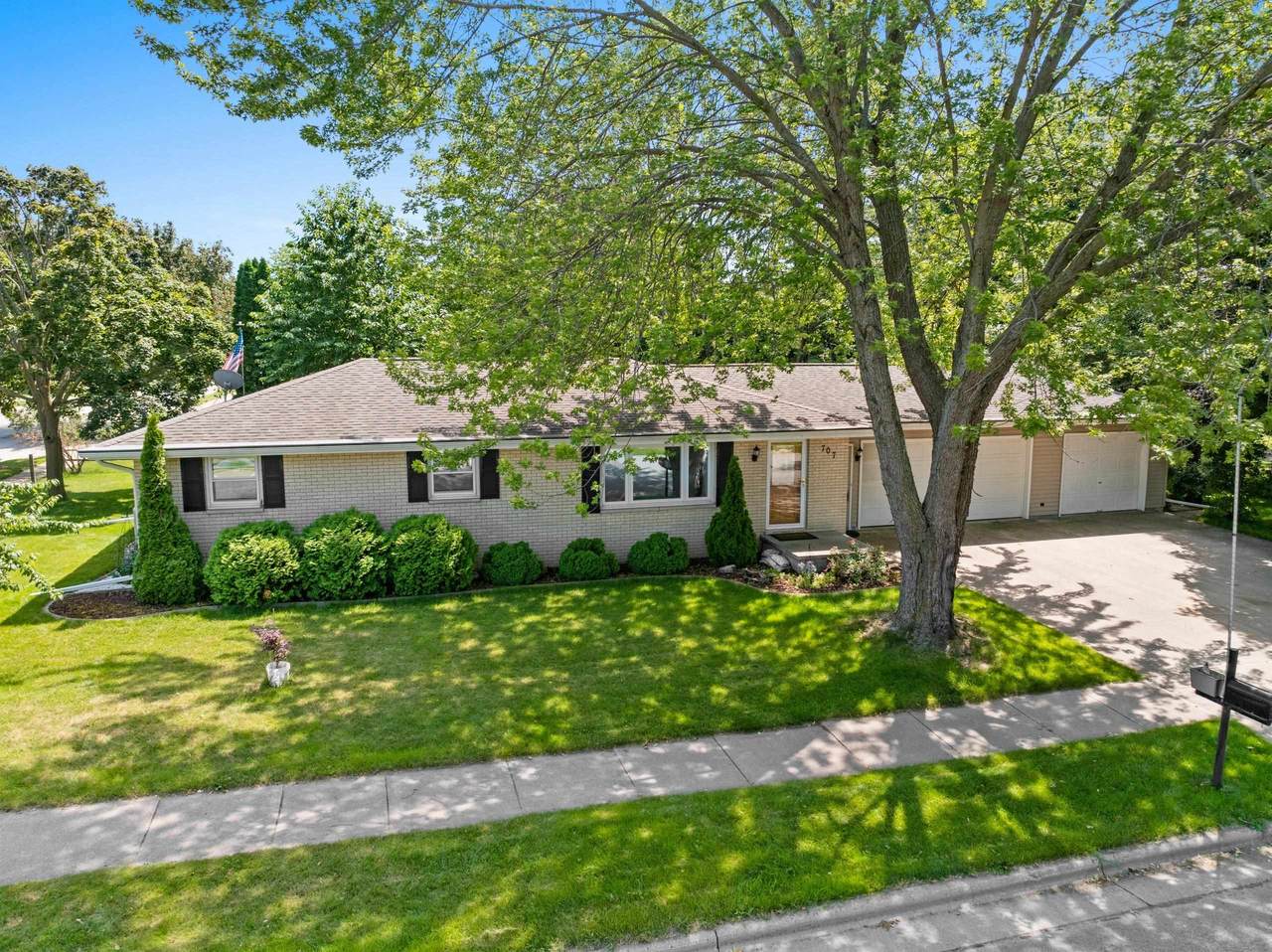 707 Florida Avenue - Photo 1