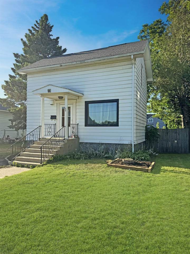 1612 Mary Street - Photo 1