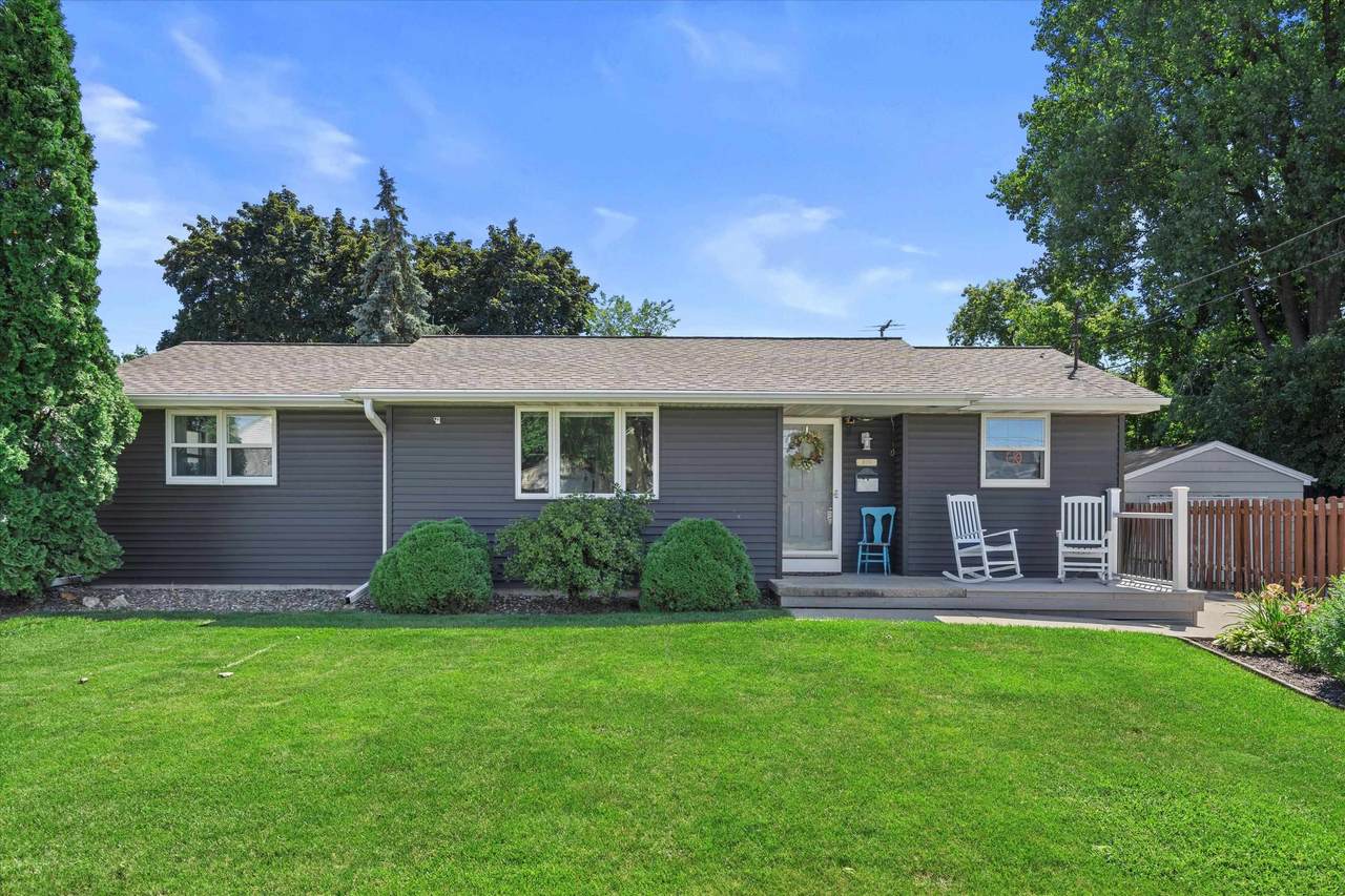 819 Ash Street - Photo 1