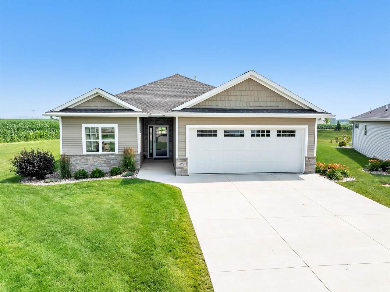 422 Toms Way - Photo 1
