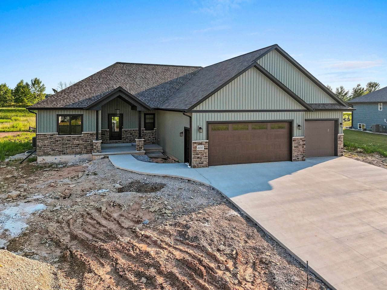 1650 Sweetbriar Way - Photo 1