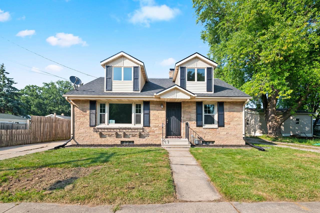 1074 6TH Street - Photo 1
