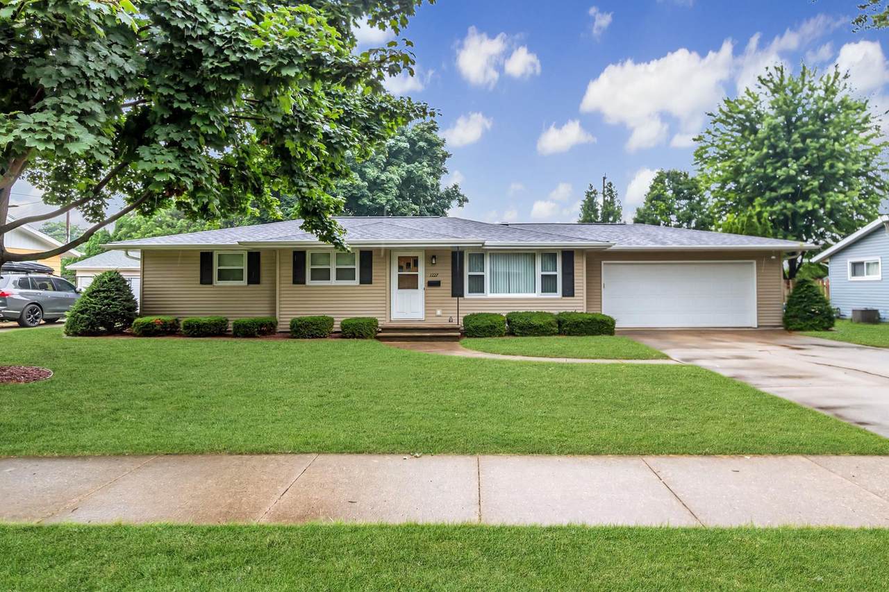 1227 Maple Street - Photo 1