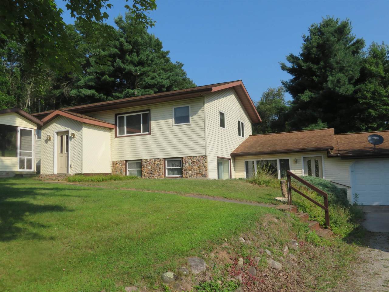 120 Division Court - Photo 1