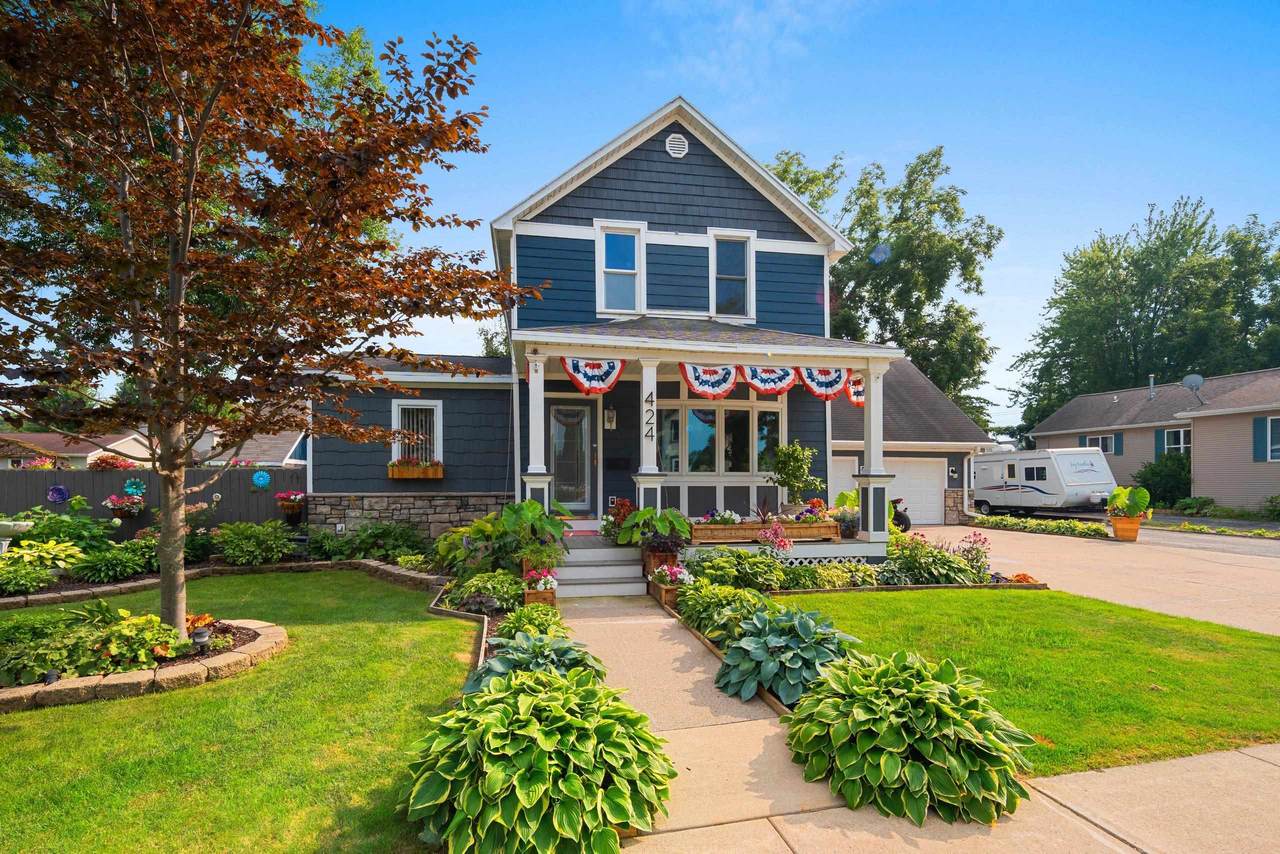 424 Washington Street - Photo 1