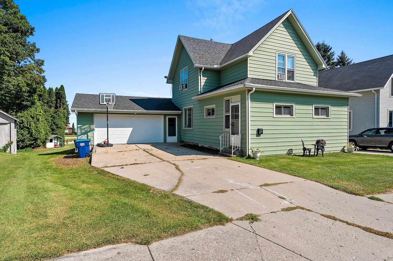 1126 Dodge Street - Photo 1