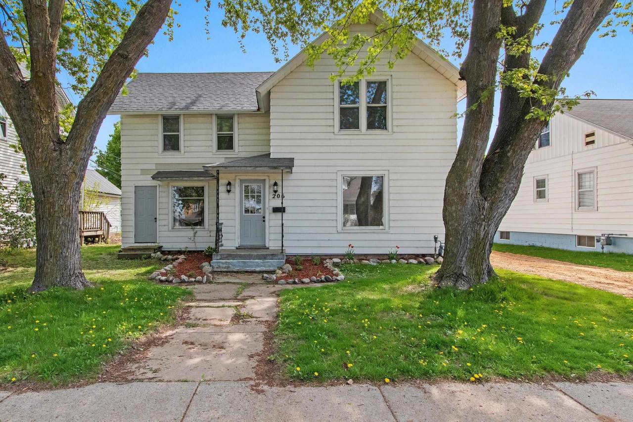 206 Lincoln Street - Photo 1