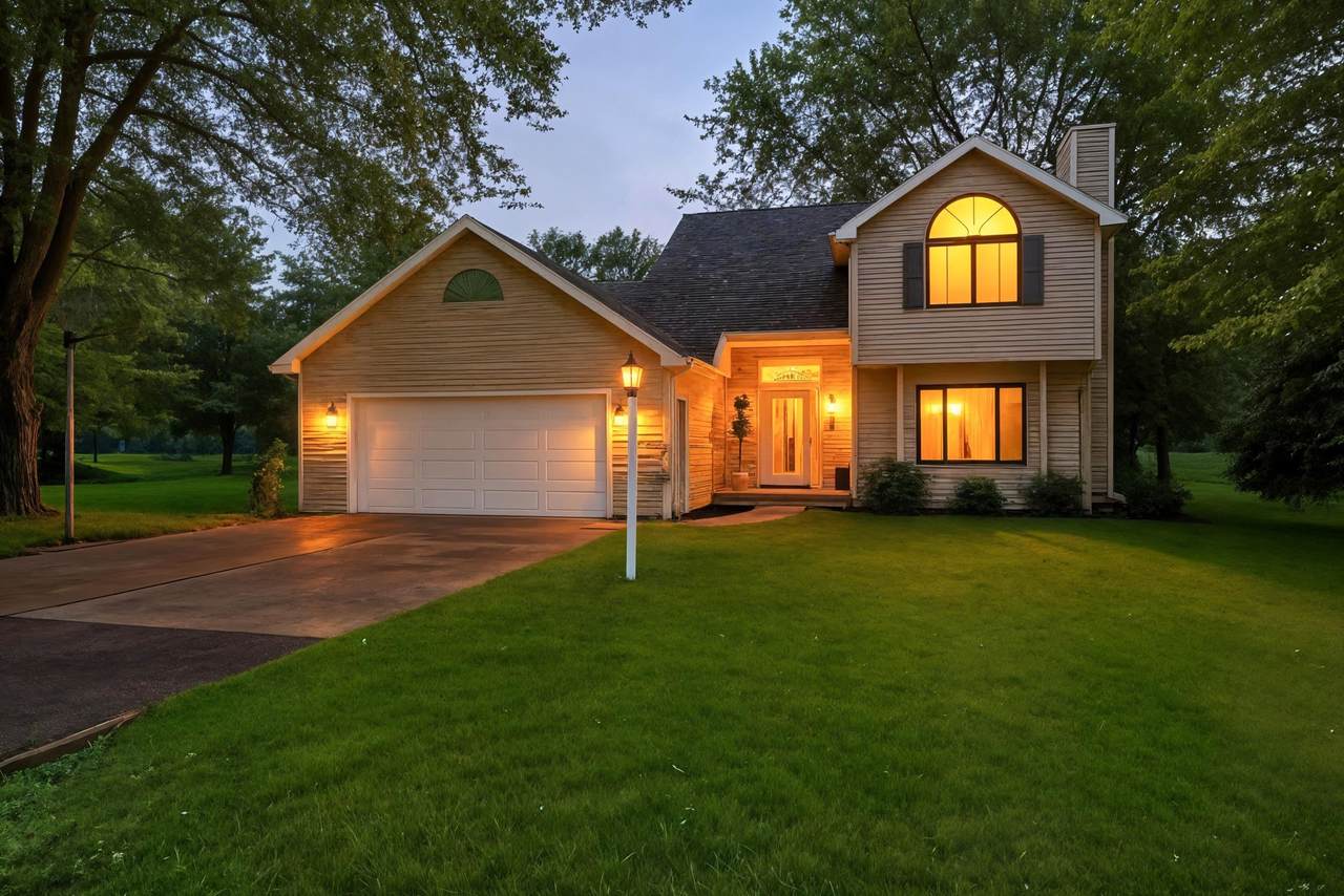 2429 Carleton Avenue - Photo 1