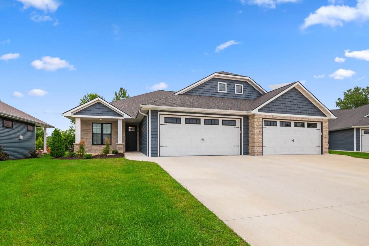 2739 Castaway Court - Photo 1