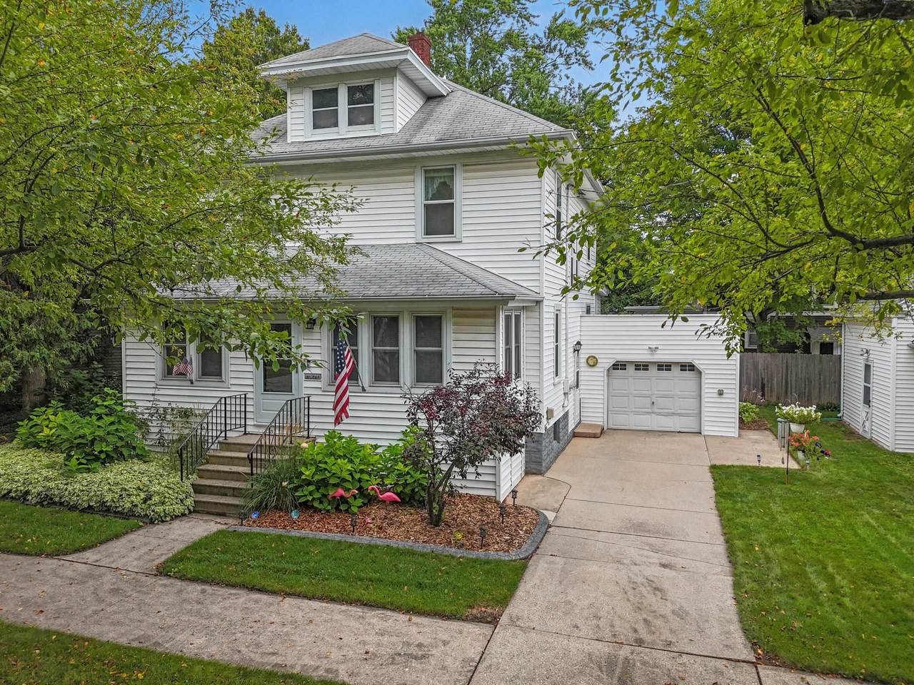 1173 Lawe Street - Photo 1