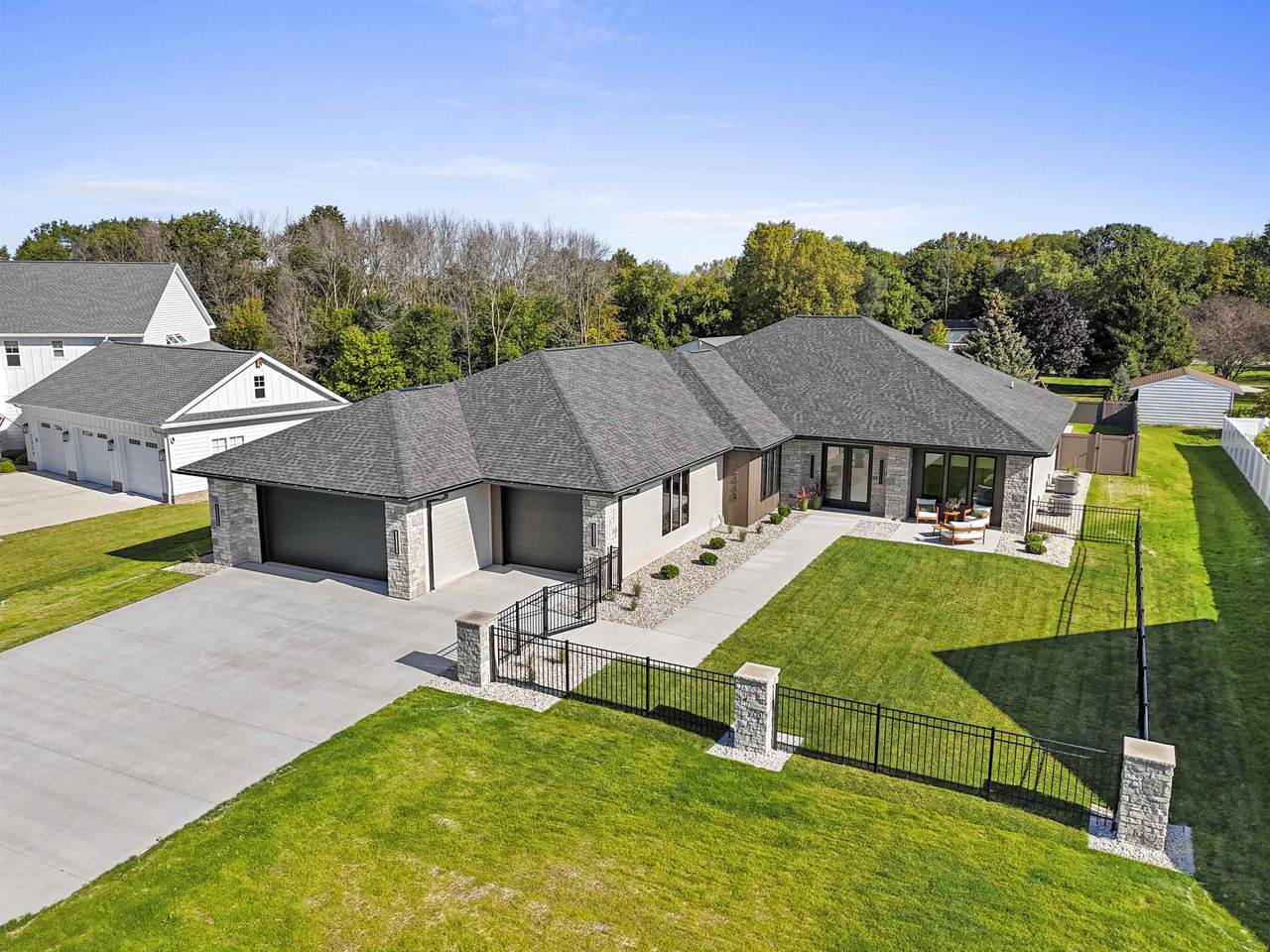 2448 Riddle Court - Photo 1