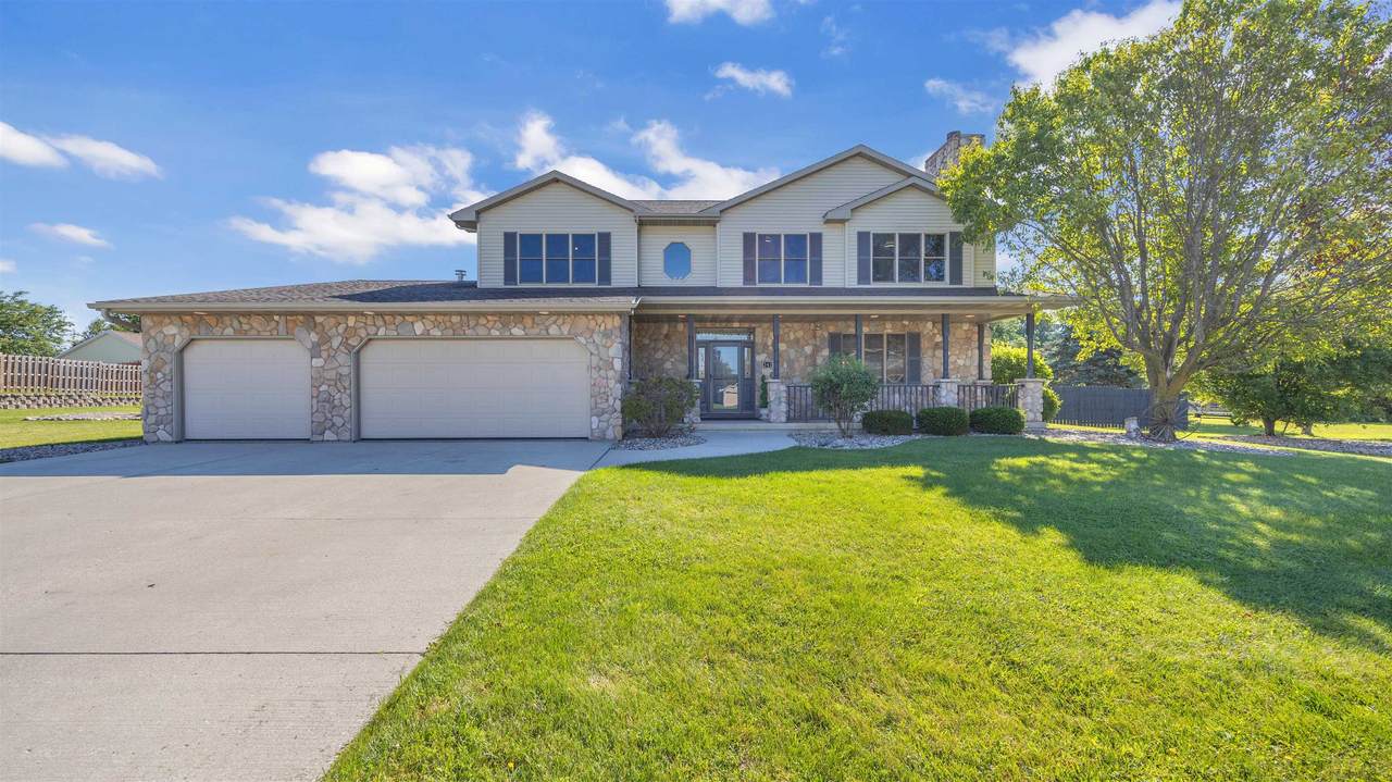 242 Kiesner Drive - Photo 1